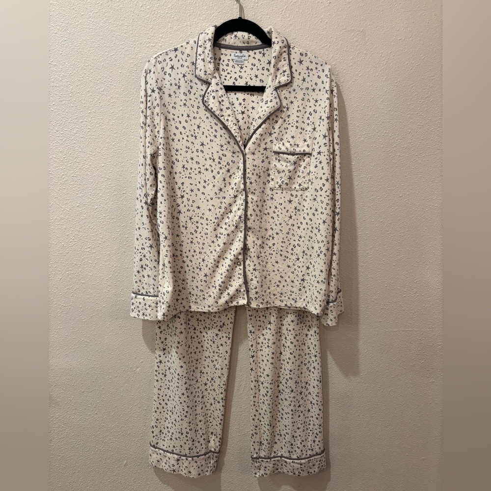 New Splendid Long Sleeve Long Pant Pajama Set Cream Grey Cosmic Cheetah Medium